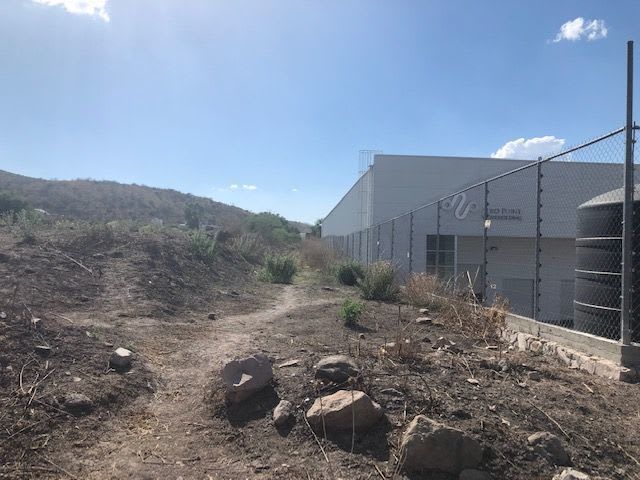 Imagen 3 de Terreno plano urbanizado y escriturado ideal para bodegas, Querétaro