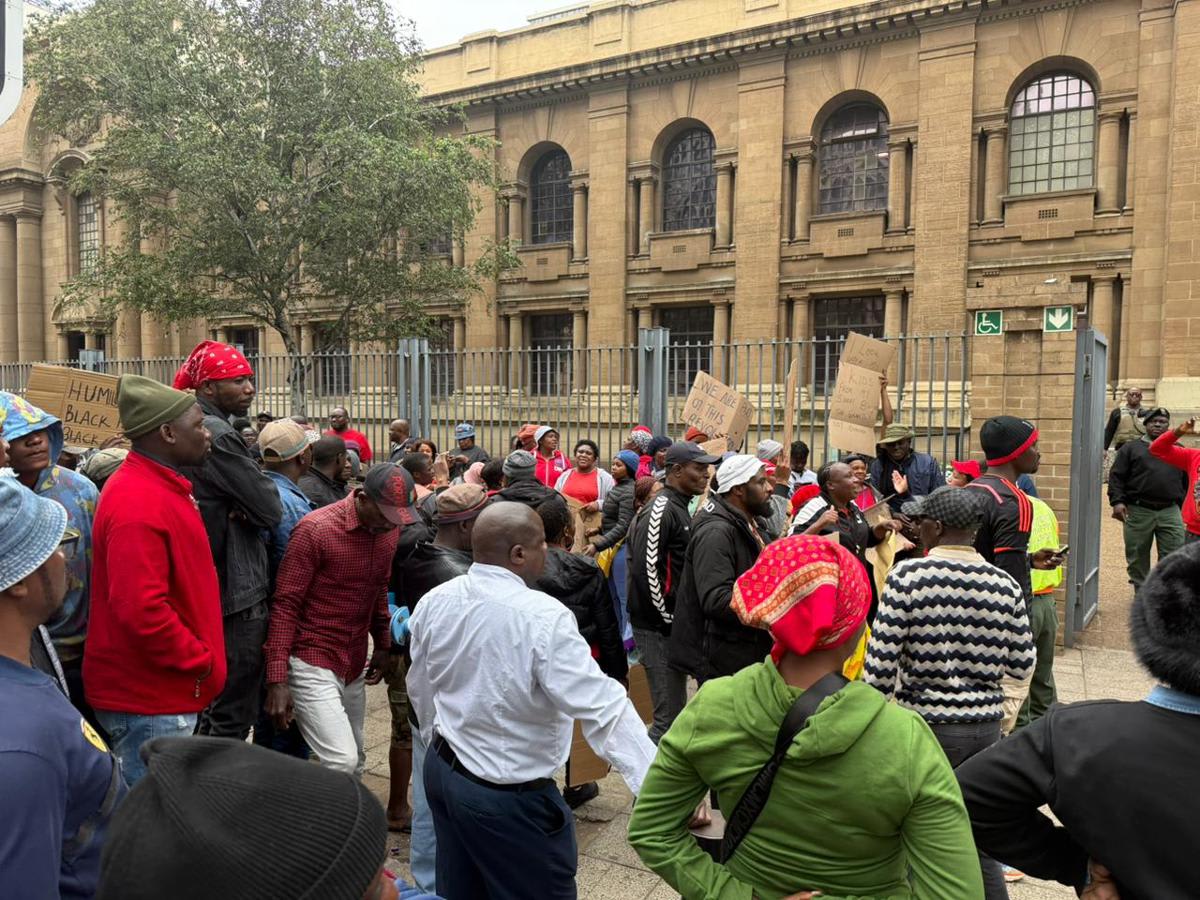 Photo:Joburg begins permit verification drive for informal traders– South African Daily”