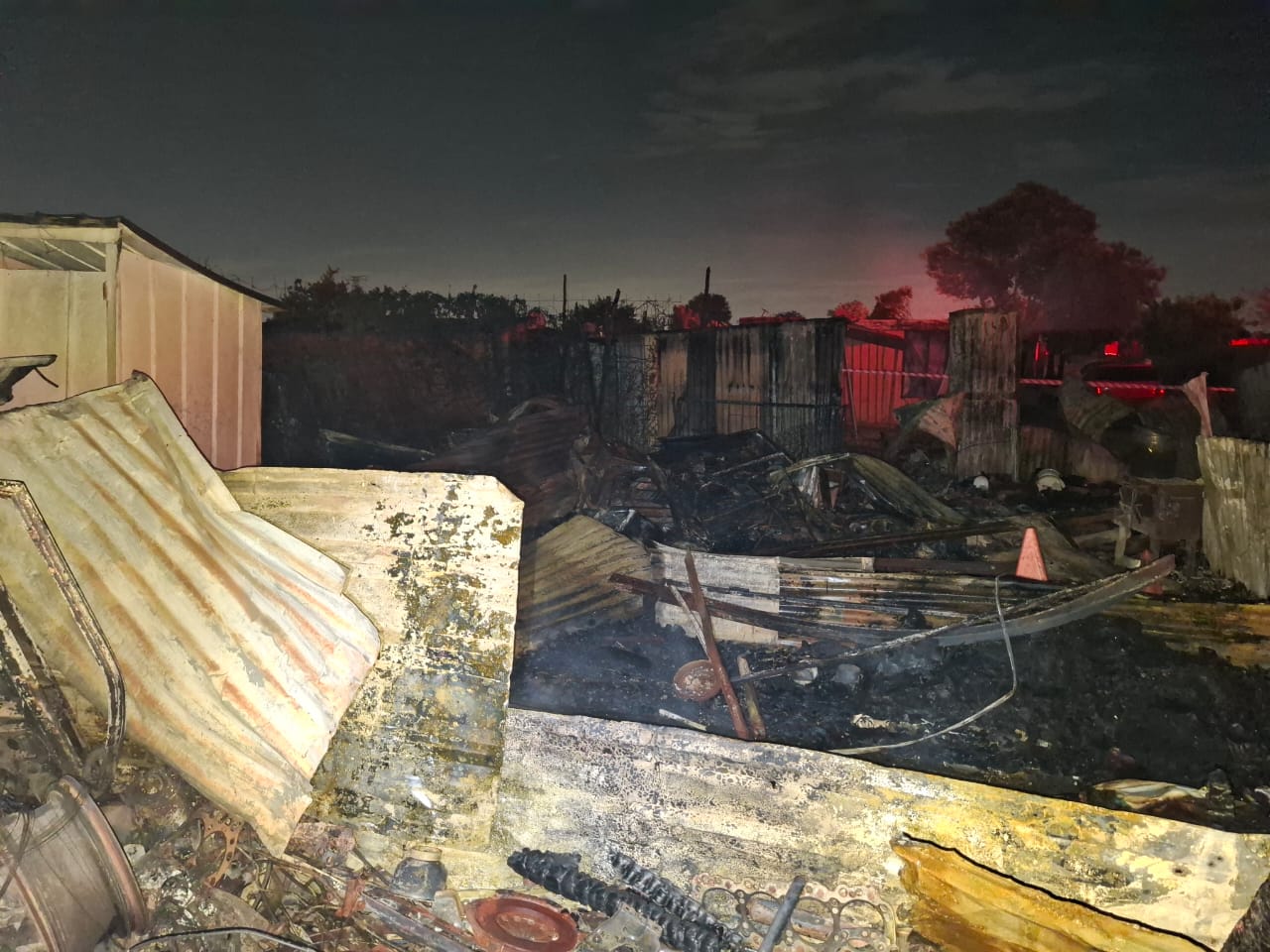 Photo:Maile visits Etwatwa family after deadly shack fire– South African Daily”
