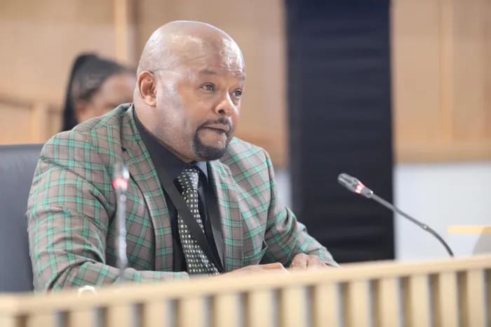 Photo:Ekurhuleni officials awarded R600 000 raises after shielding EMPD Chief– South African Daily”