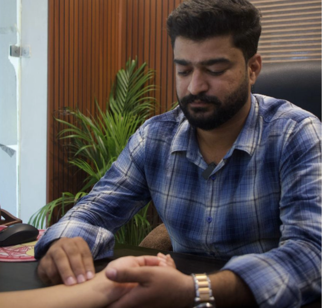 Dr. Ayush Bahuguna
