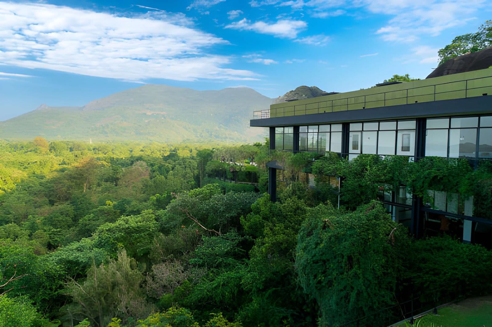 How to Choose Hotels in Sri Lanka (Premium Comfort Without Overpaying)