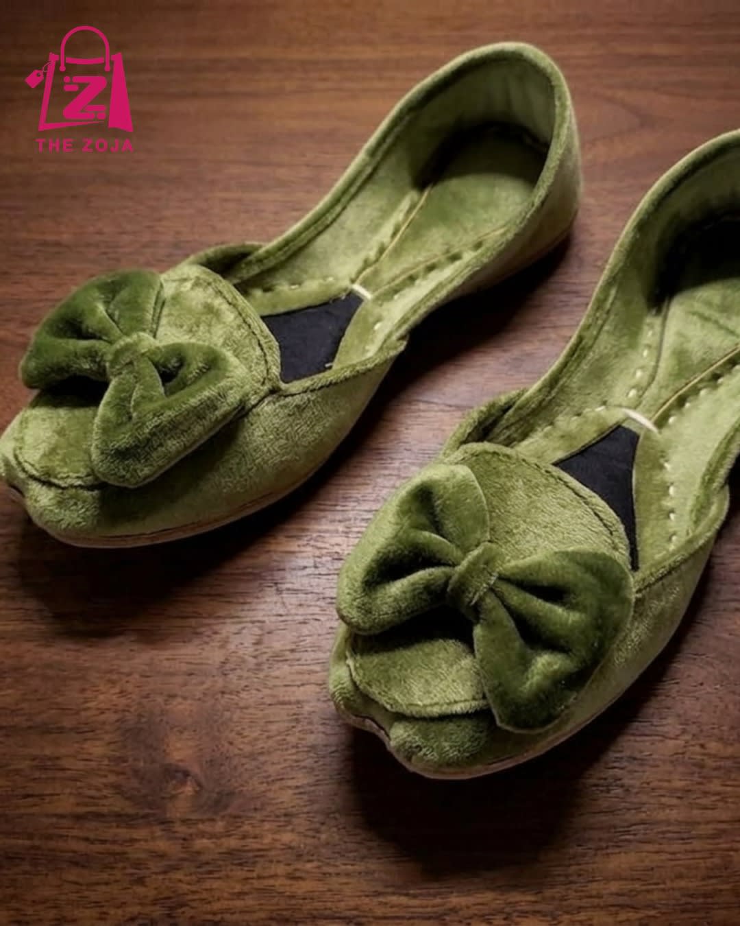 Green Velvet Bow Khussa
