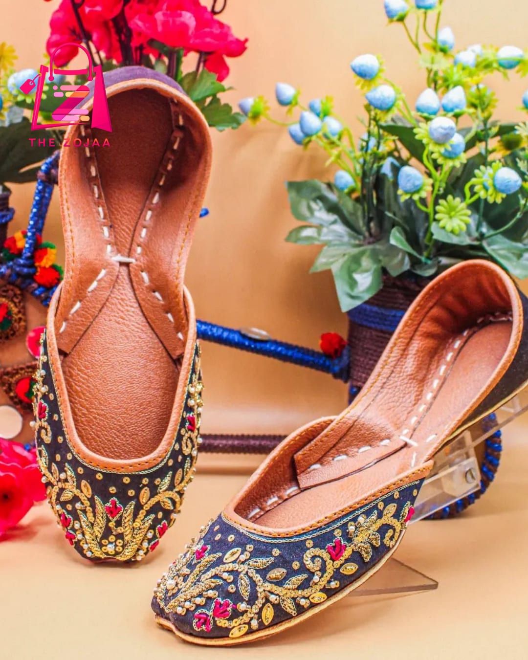 Zari Noor Khussa 