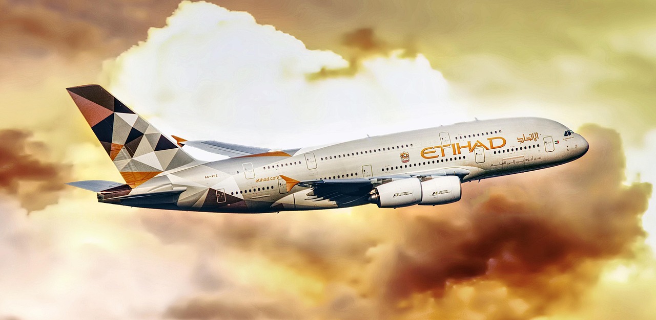 „Etihad Airways“ plečia laivyną ir grįžta į prieškarinį skrydžių pajėgumą: strateginis atsakas į geopolitinius sukrėtimus