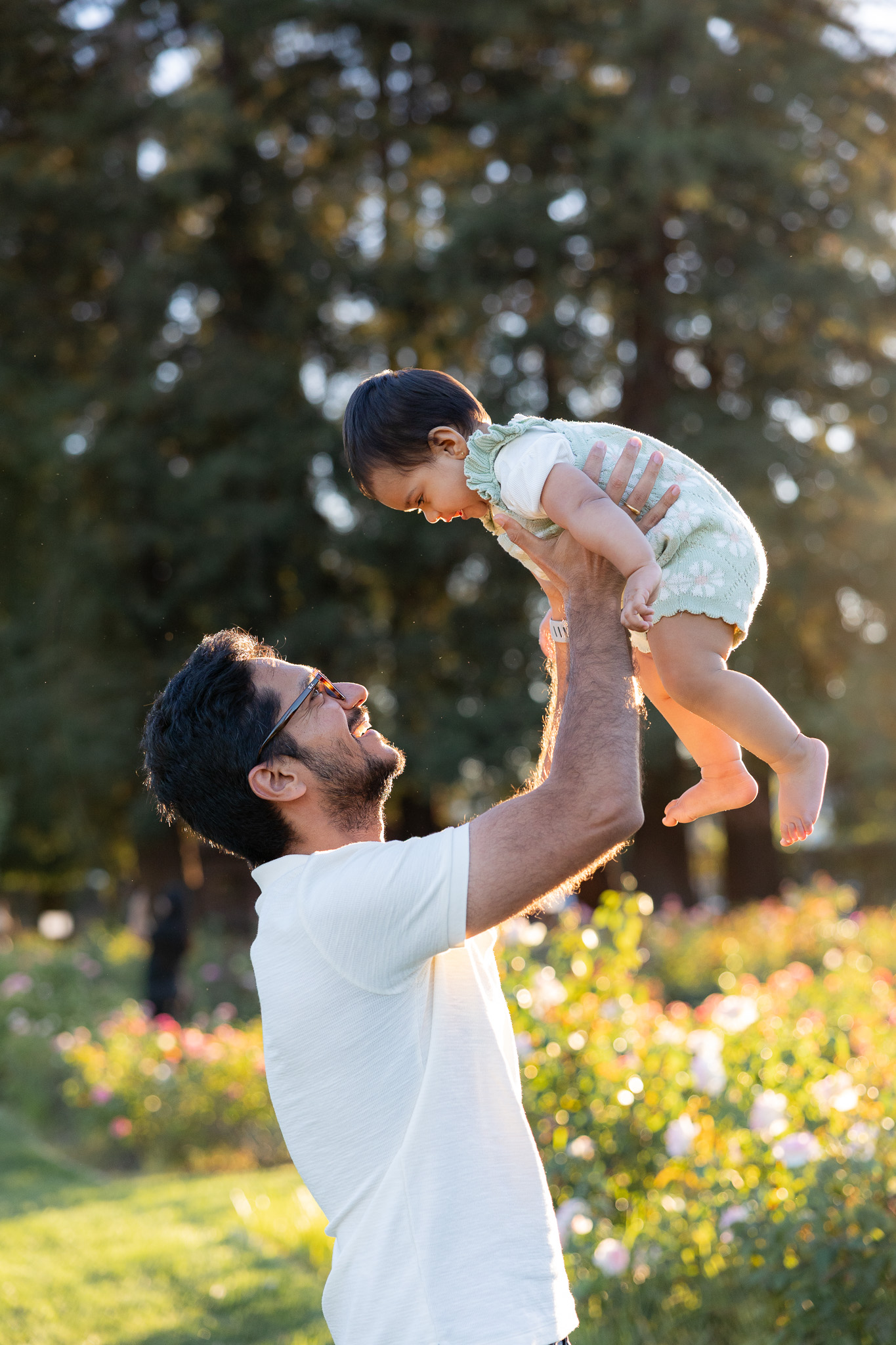 A family photo session at the Rose Gardens in San Jose