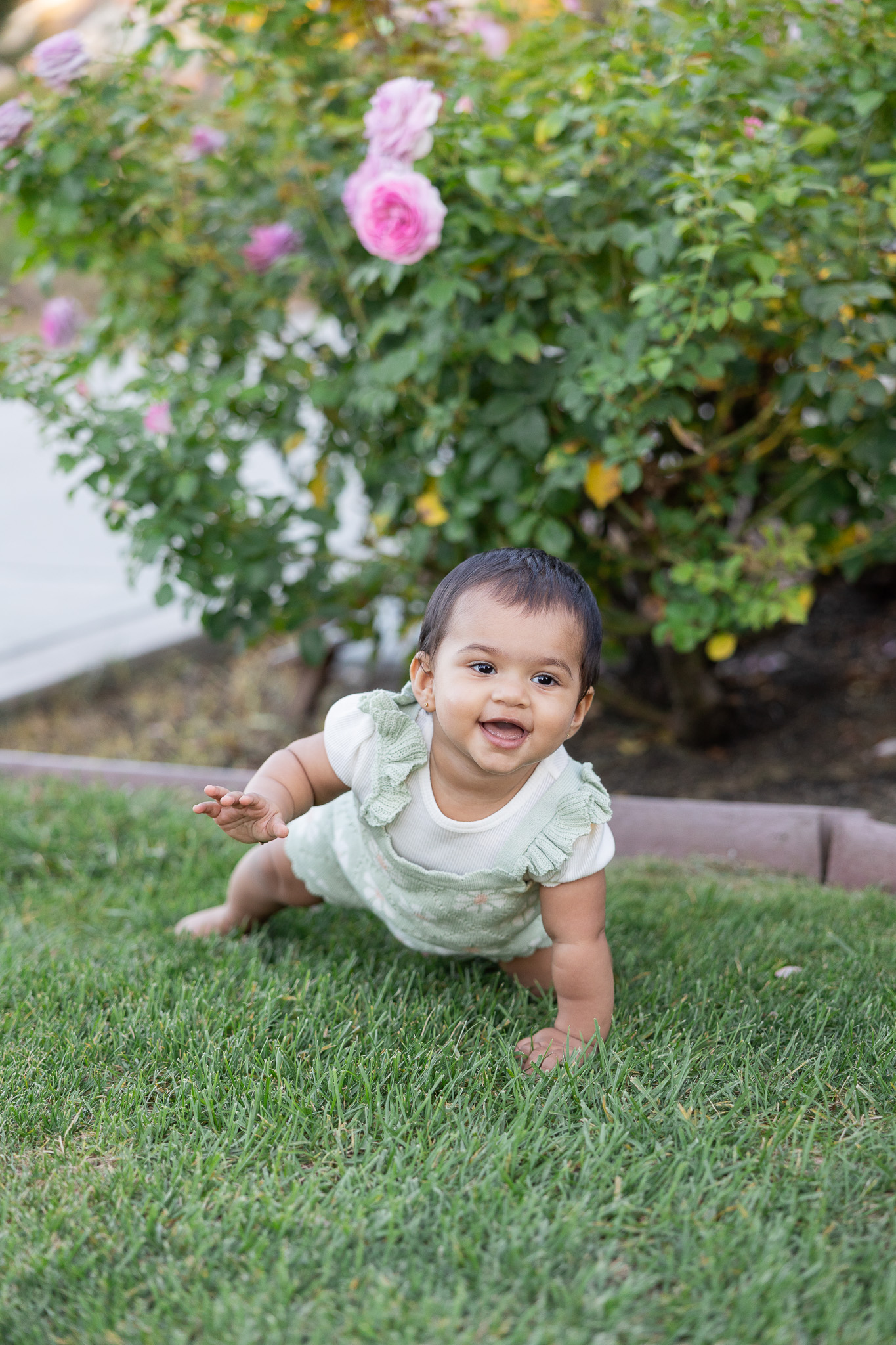 A family photo session at the Rose Gardens in San Jose