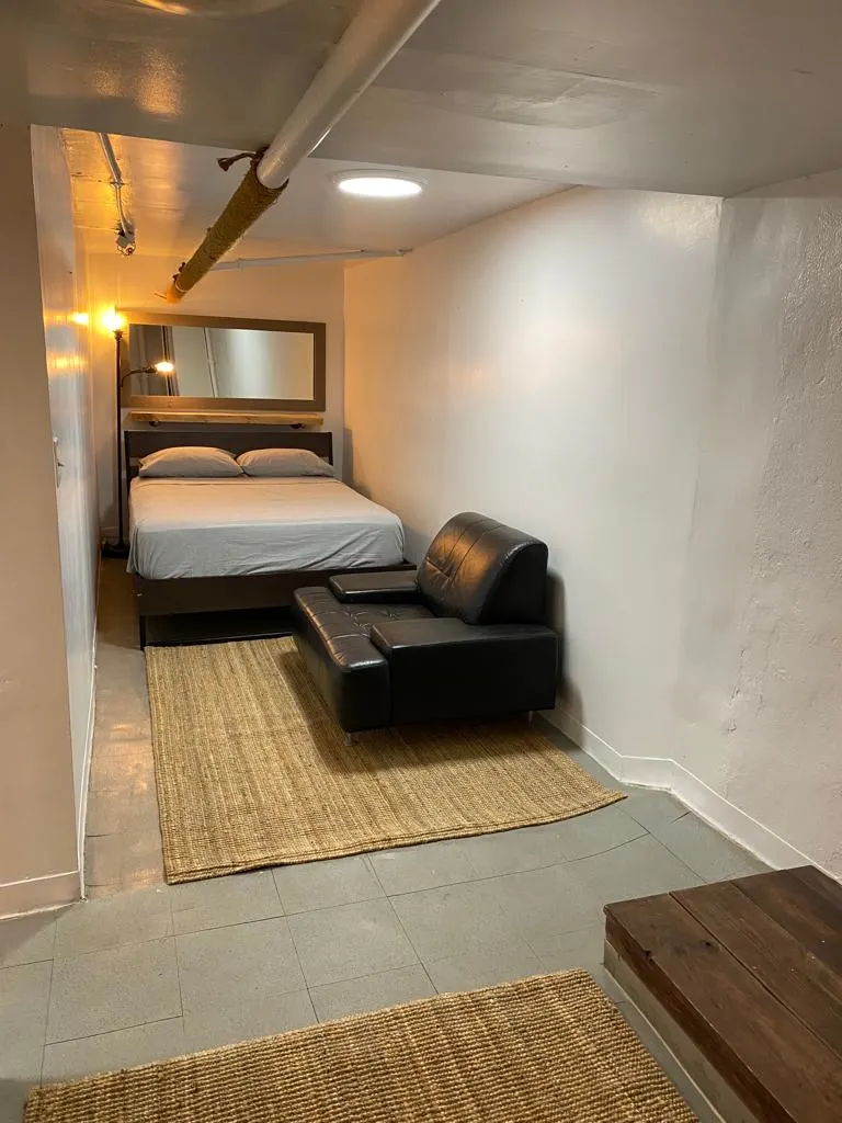 Cozy room with a bed