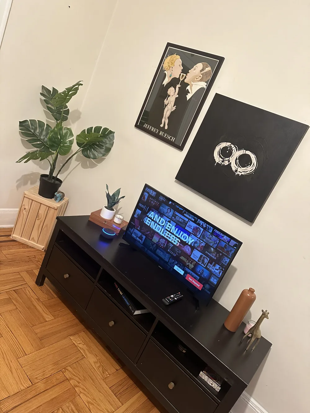 Cozy living room with decorations.