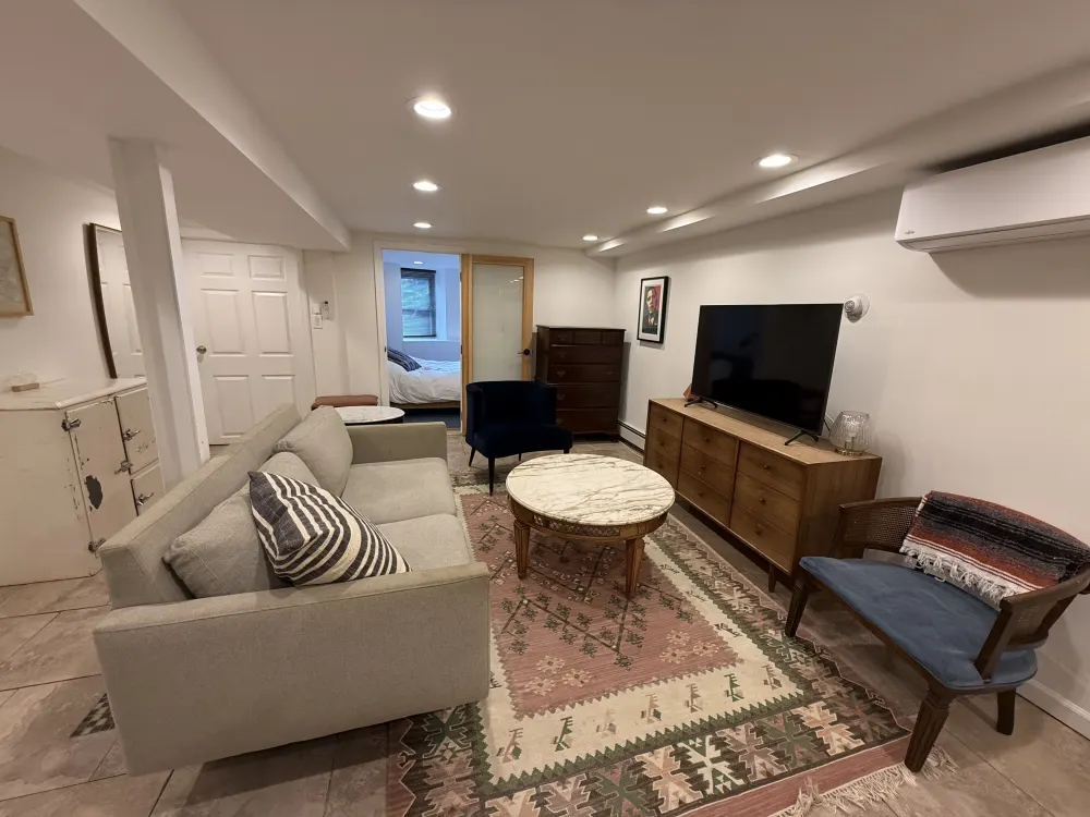 Cozy living room with furniture.