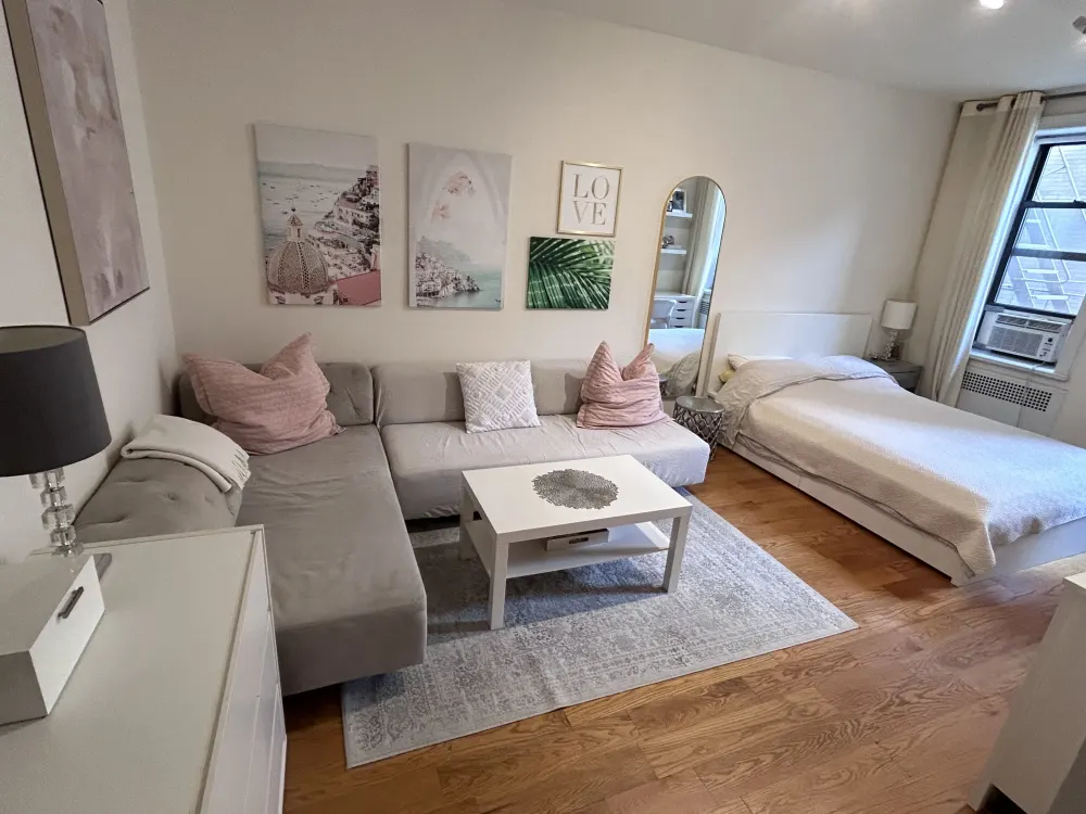 Cozy studio with modern decor.