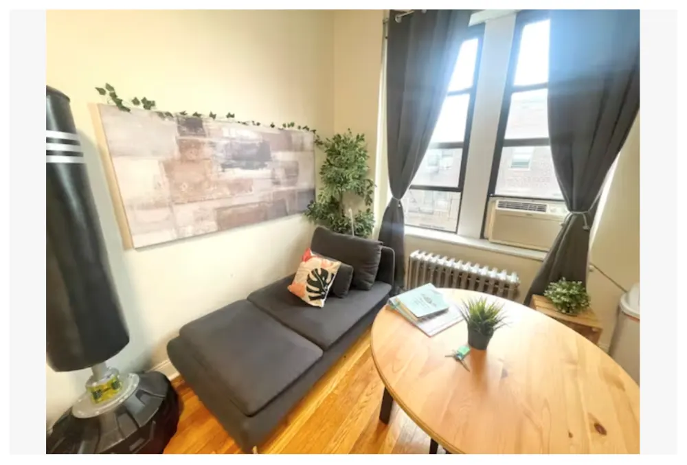 Cozy studio with modern decor.