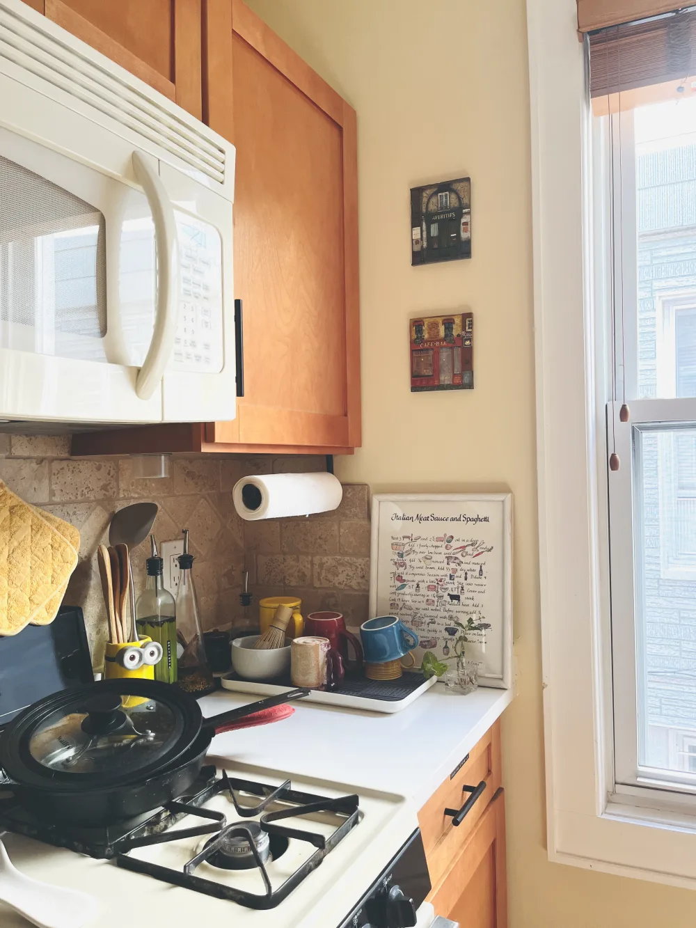 Cozy and practical kitchen nook.