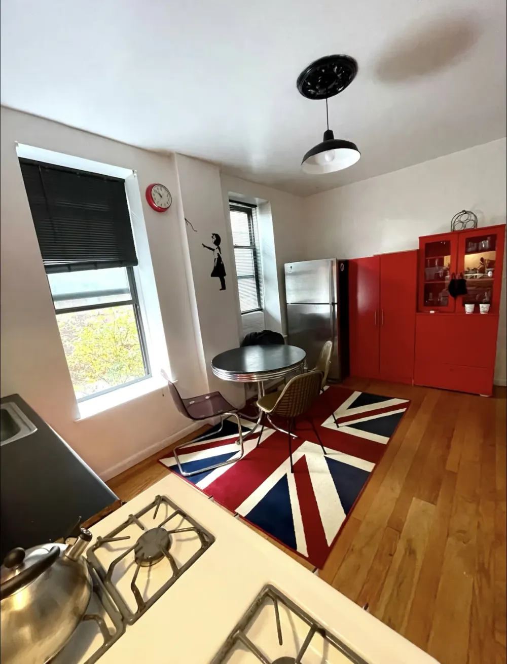 Bright kitchen with British theme.