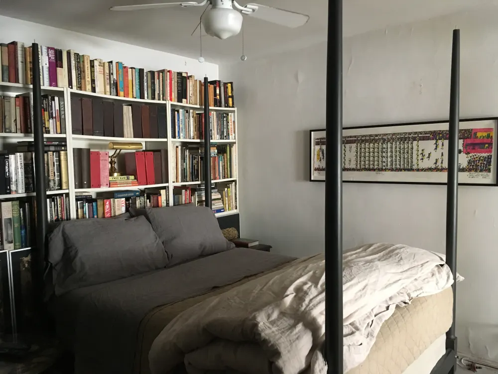 Floor plan with labeled rooms.