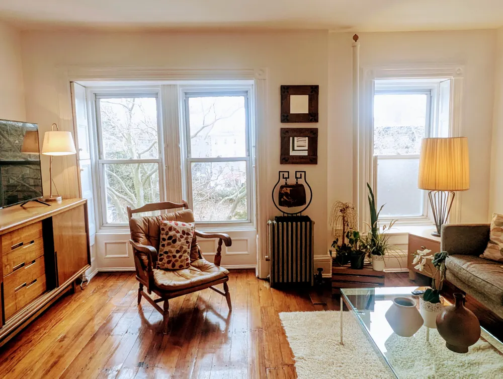 Bright, cozy living room decor.