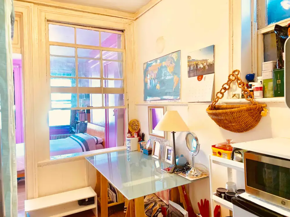 Cozy, well-decorated workspace with light.