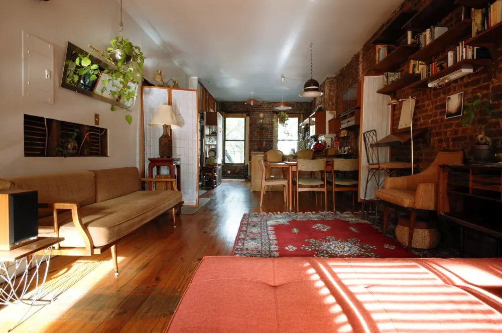 Cozy vintage living room decor.