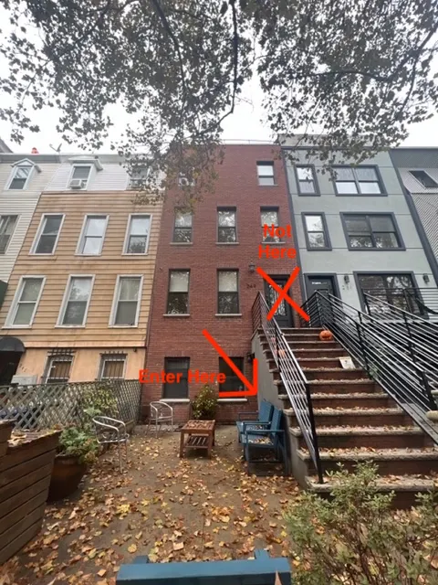 Urban residential building entrance options.