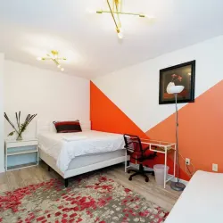 Vivid Garden Retreat with walk in closet