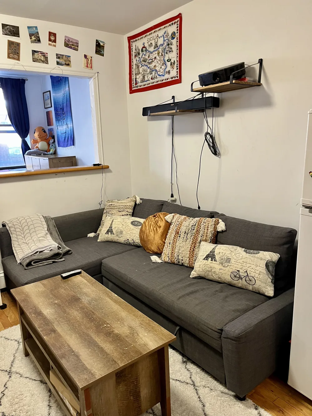 Cozy living room with sectional.