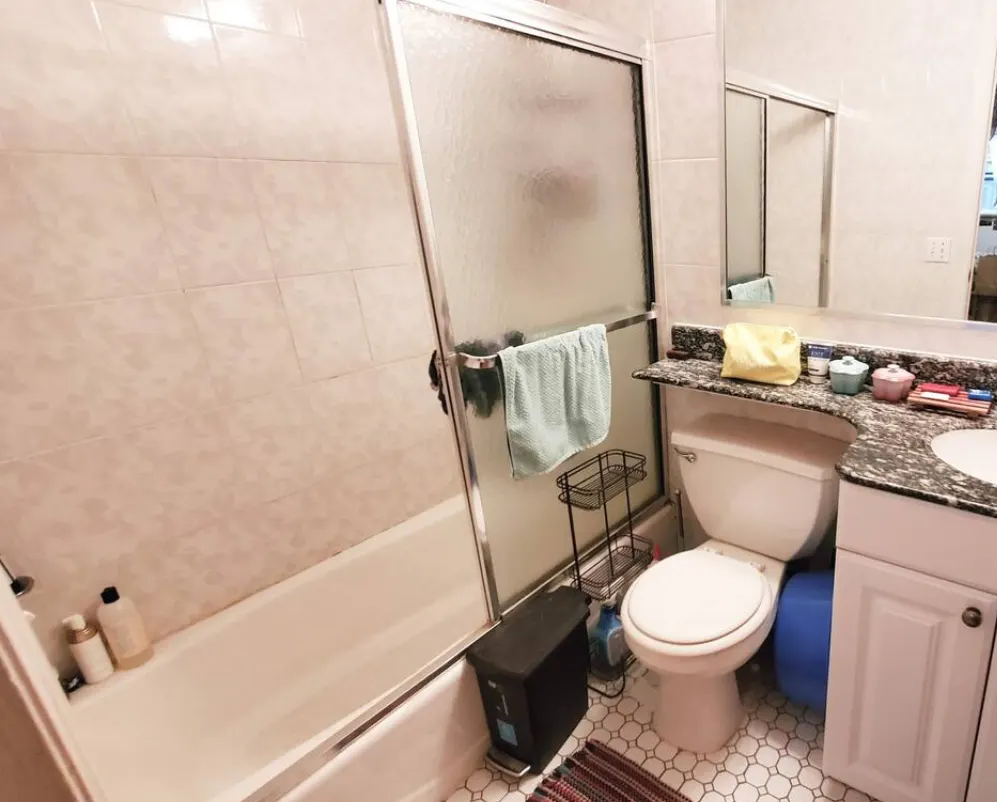 Cozy bathroom with modern amenities.