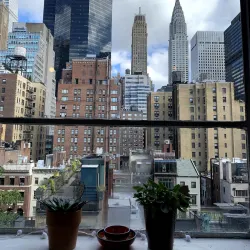 Spacious Midtown apartment with stunning city views