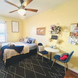 Room with Private Bathroom in a Historic Neighborhood