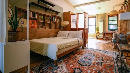 Bright Loft ~ 5 Windows ~ Projector ~ Near Water