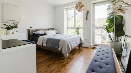 Sun-drenched apartment in the heart of the Burg