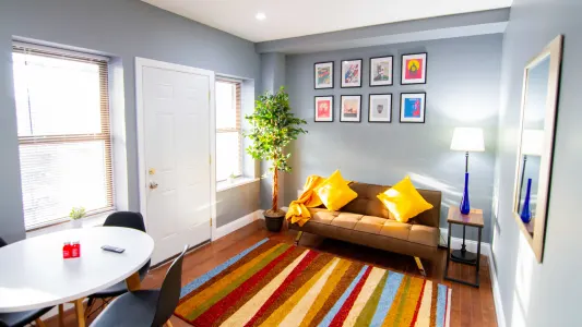 Bright 2BR with a Balcony near Trains