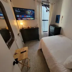 Private Room with Personal Bath available - In a 2bed2bath Apt