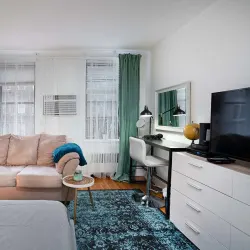 ★ HIP NYC STUDIO W/sleeping loft-central location★