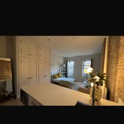 Bright and spacious UWS studio