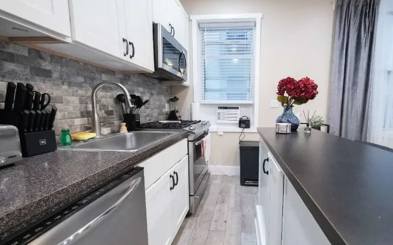 Spacious 3BR/2BA next to Central Park, elevator