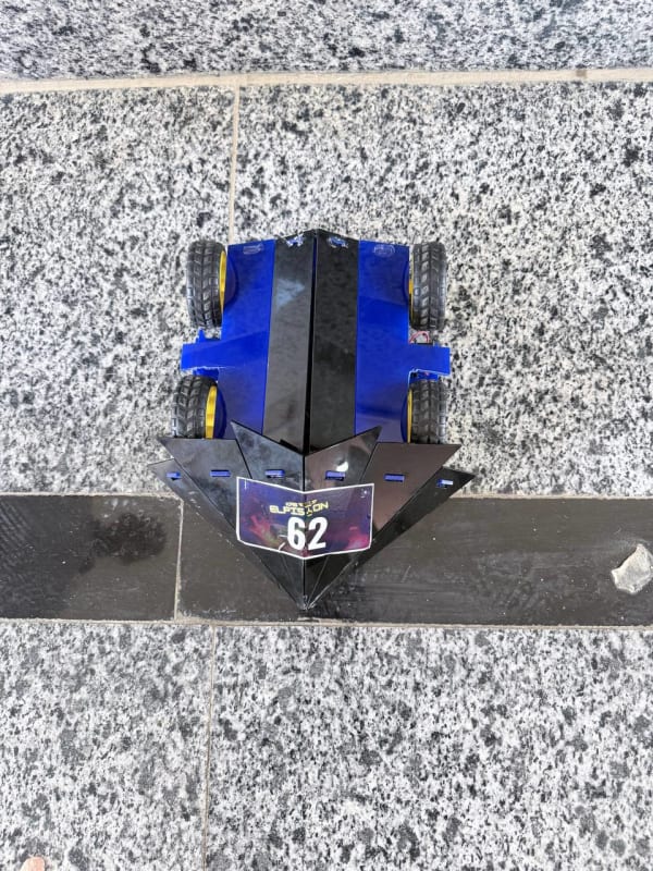 ESP-based Racing Car Project