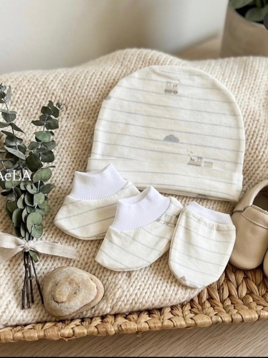 Knit Booties & Mitten Set - Grey