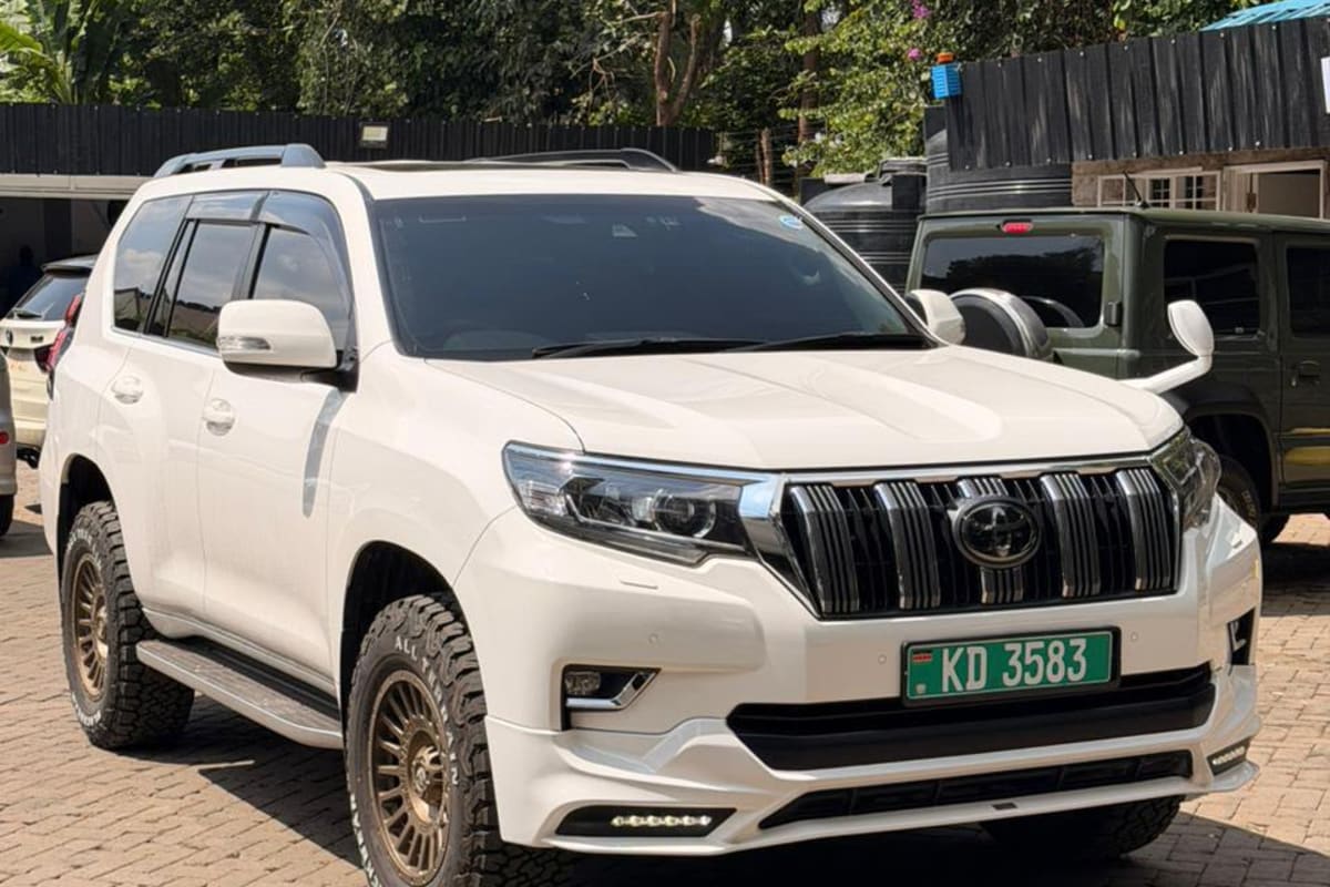 2018 Toyota Land Cruiser Prado TZG — photo 1