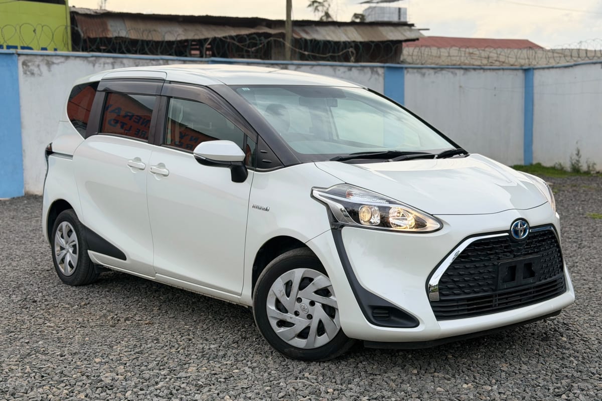 2019 Toyota Sienta Hybrid 5-Seater — photo 1