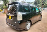 2012 Toyota Noah thumbnail 9