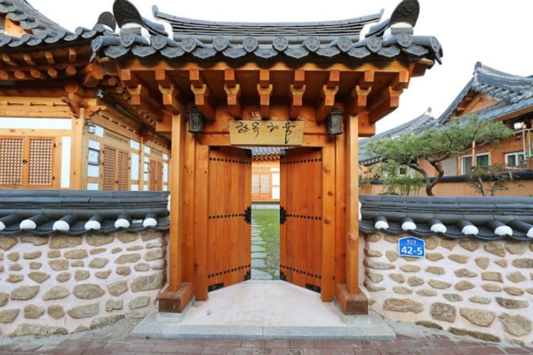 Hanok Hyeyum thumbnail