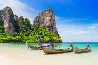 Travel Thailand: from city glows to sandy toes afbeelding