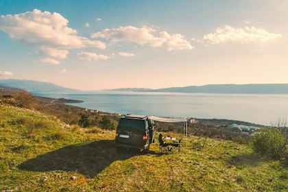 Balkan vanlife: eindeloze wegen & wilde horizonten afbeelding
