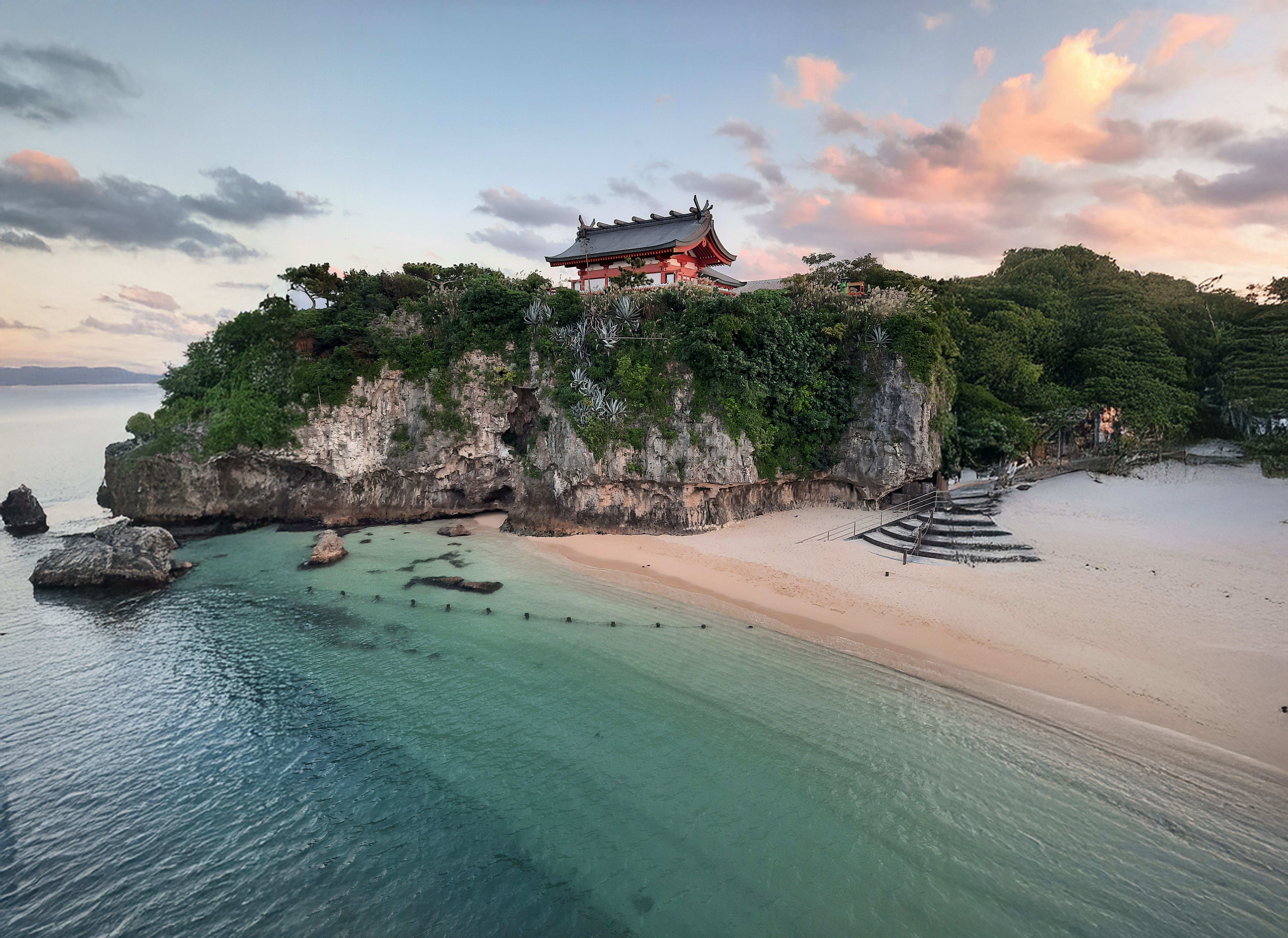 Japan Bucketlist: Konbini, Karaoke & Okinawa!