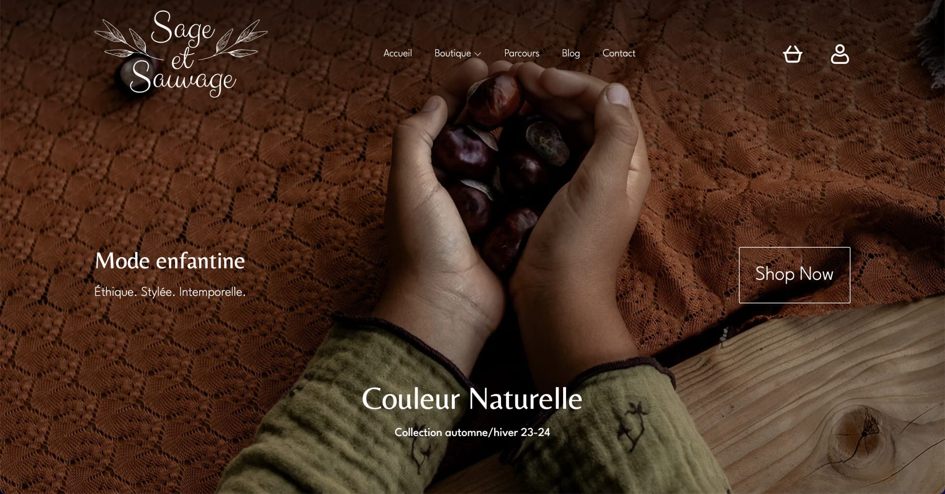 Création de site web pour Sage et Sauvage, une boutique en ligne de vêtements pour bébés et enfants durables et minimalistes pour un garde robe intemporel.