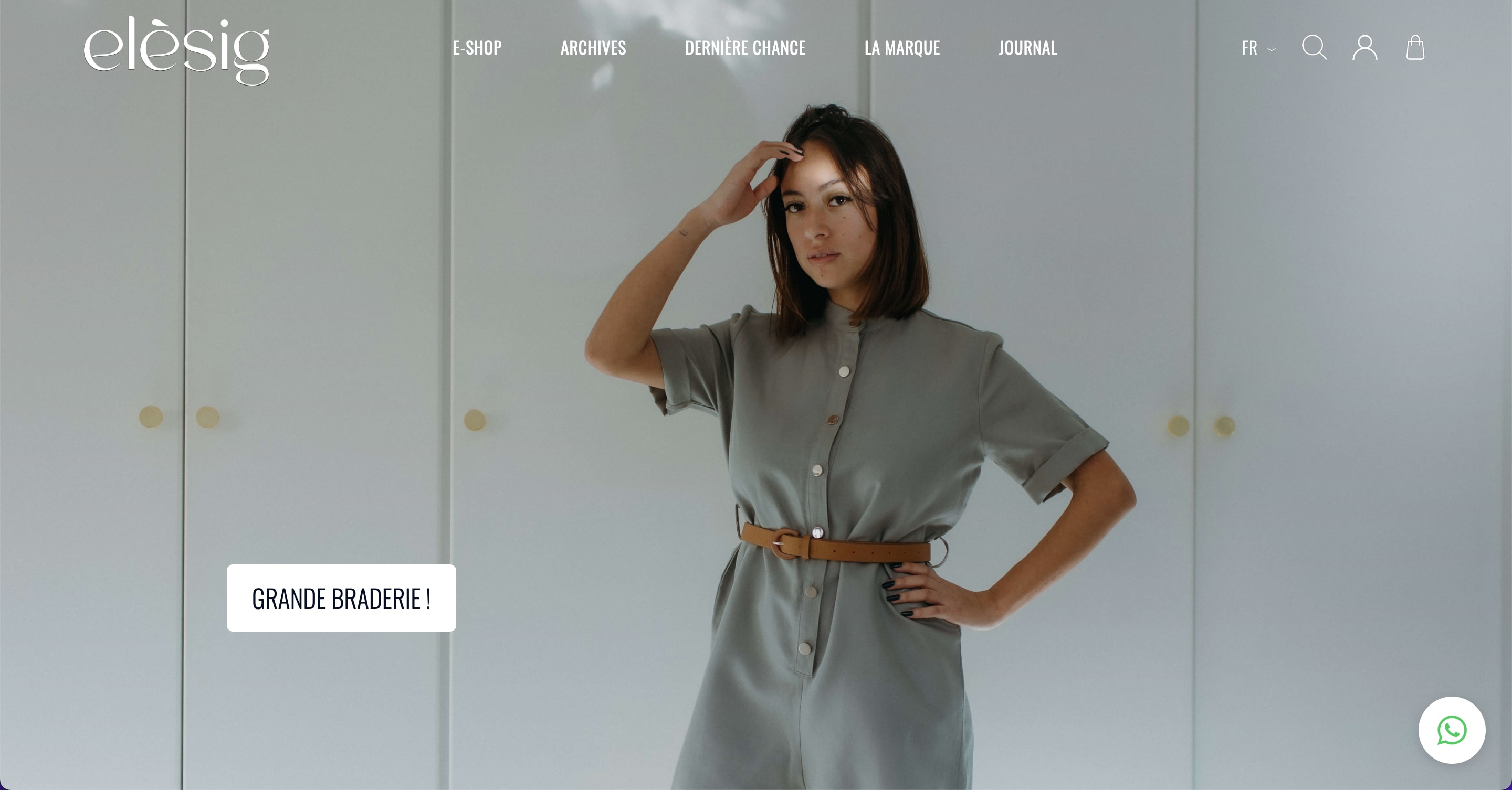Création de site web pour Elèsig, une entreprise de vente de vêtements en ligne. en format ordinateur