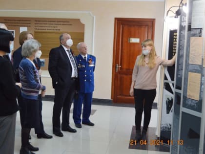 Государственным архивом Ставропольского края в Следственном управлении Следственного комитета Российской Федерации по Ставропольскому краю проведена экскурсия по историко-документа