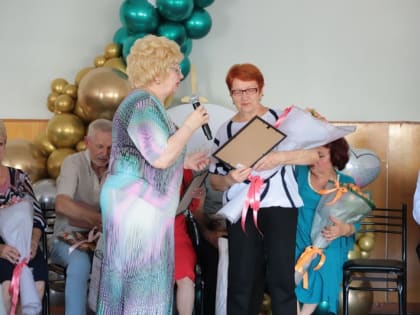 Пятигорский Женсовет поздравил семейные пары, которые в этом году отмечают юбилеи совместной жизни