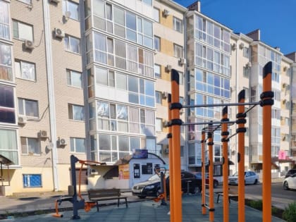 Площадку для отдыха благоустроили в микрорайоне «Радуга» Ставрополя
