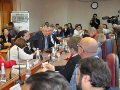 Председатель Думы города Александр Медяник принял участие в пресс-конференции главы города